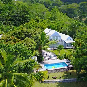 Red Coconut Self-catering Appartement Baie Lazare (Mahe)
